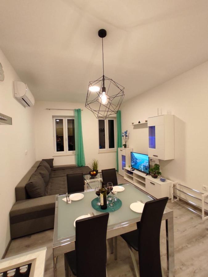Apartment Ravnice Omiš Buitenkant foto