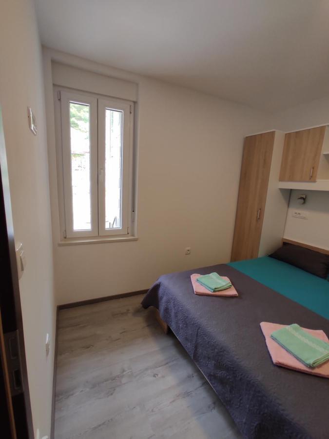 Apartment Ravnice Omiš Buitenkant foto