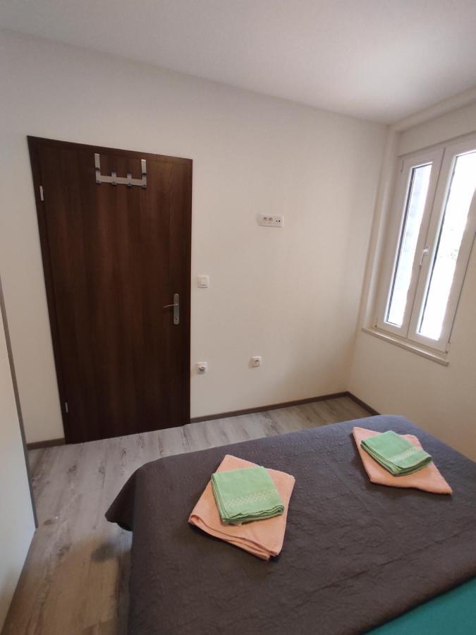 Apartment Ravnice Omiš Buitenkant foto
