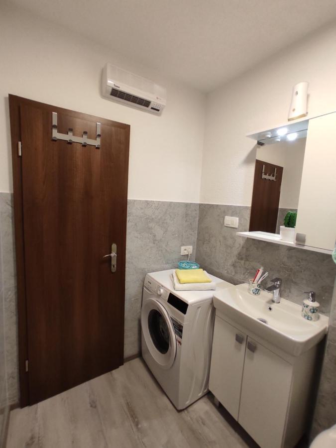 Apartment Ravnice Omiš Buitenkant foto