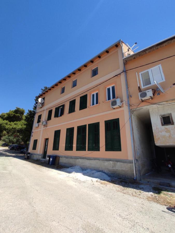 Apartment Ravnice Omiš Buitenkant foto